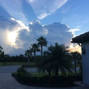 Meet your Posher, Lois